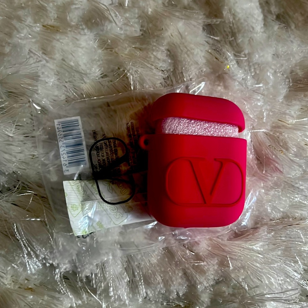Valentino, AirPod Case